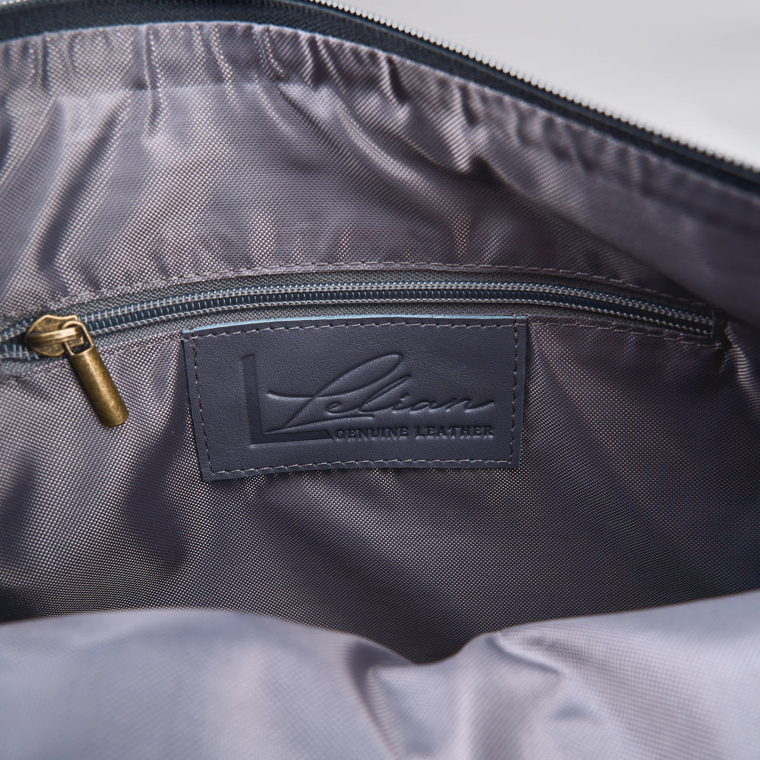 Urban Flap Tote - Black Grey