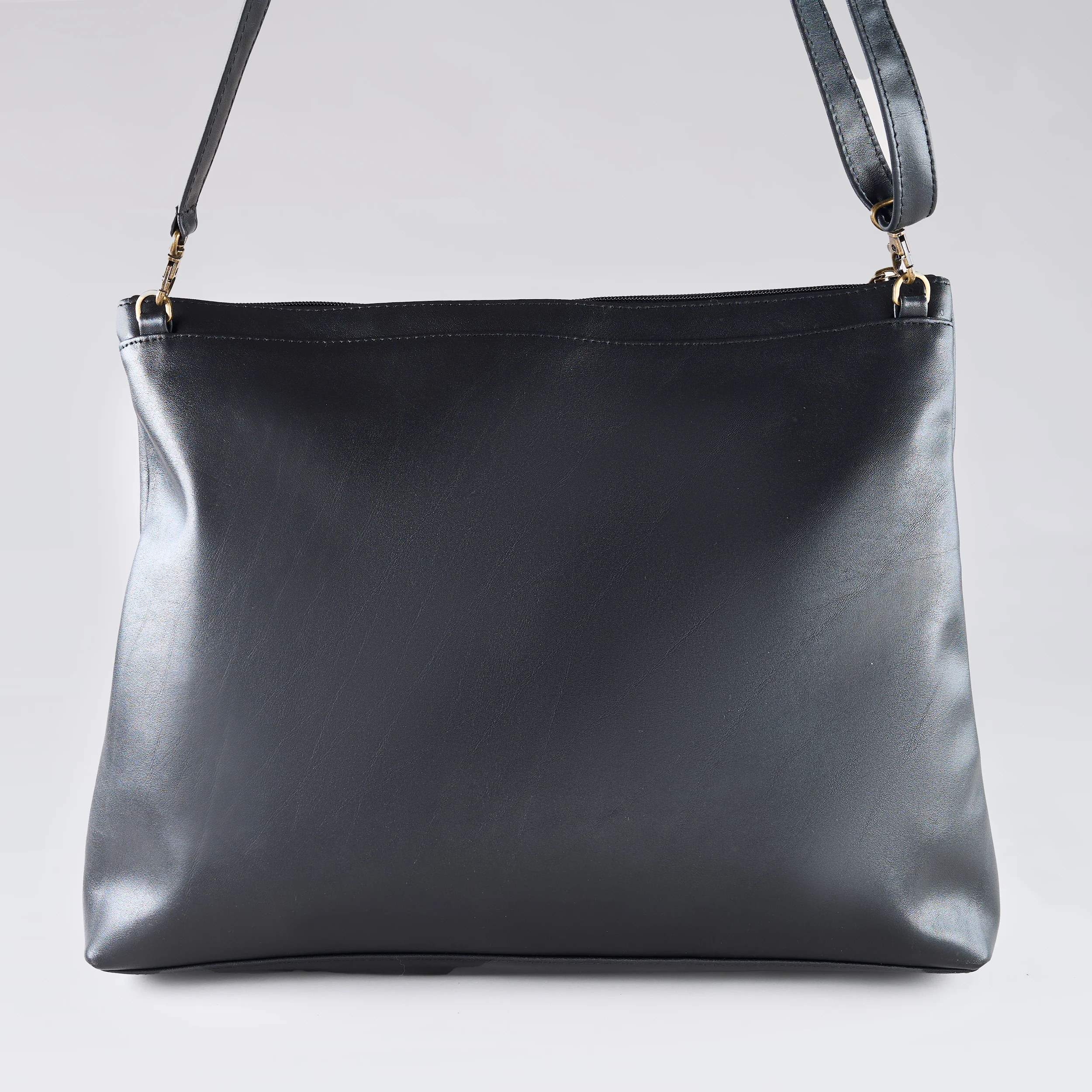 Urban Flap Tote - Black Blue