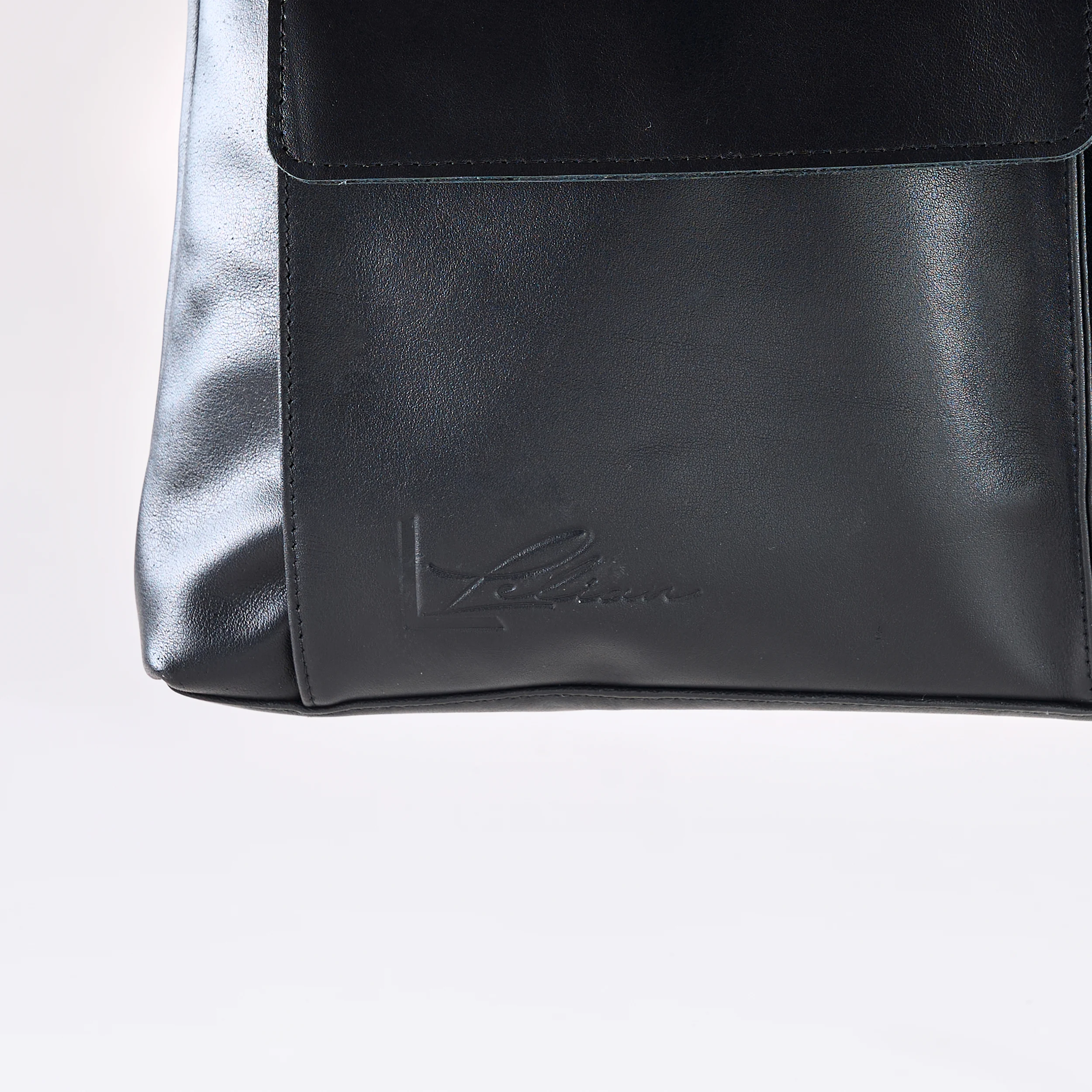 Urban Flap Tote - Black Blue